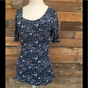 Short Sleeve Scoop Neck Tee